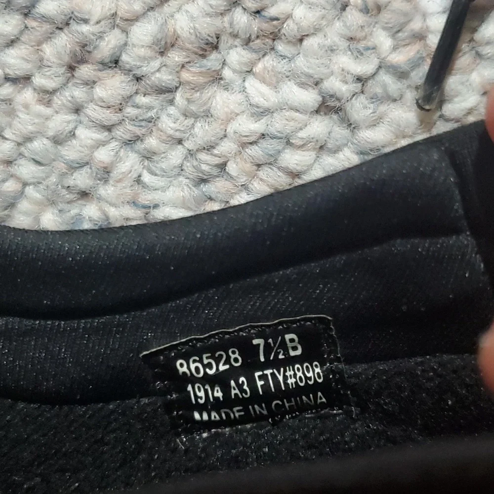 Shoes - Picture 5 of 5